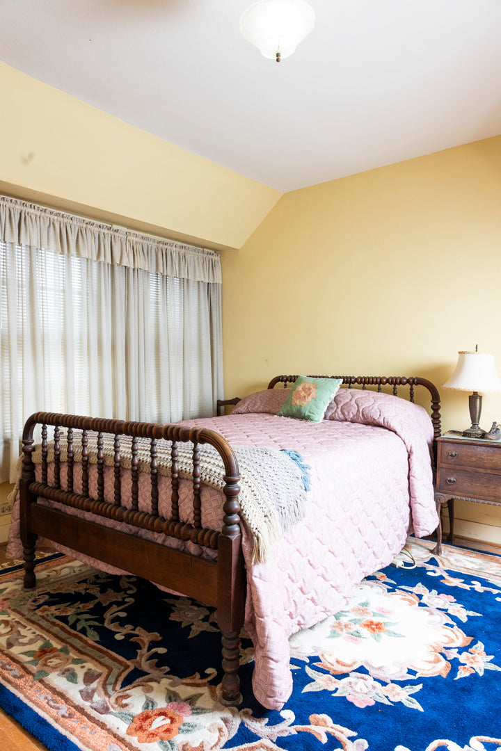 Antique Spindle Bed Frame – Full Size *Local Pickup Available in Honey Grove, TX*