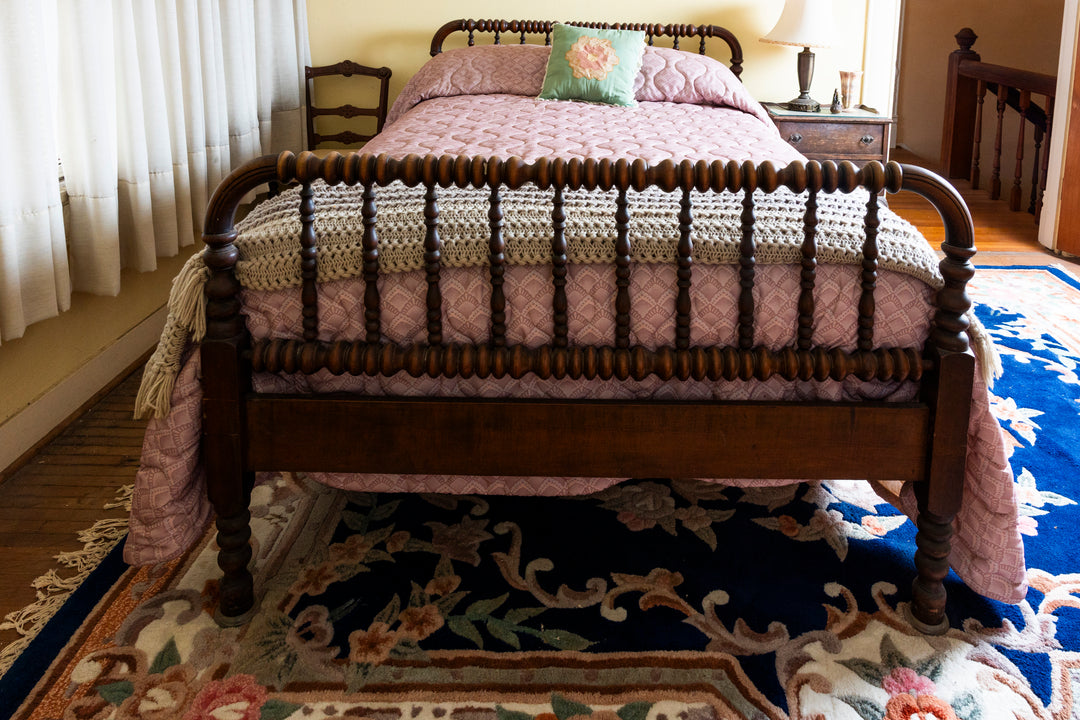 Antique Spindle Bed Frame – Full Size *Local Pickup Available in Honey Grove, TX*