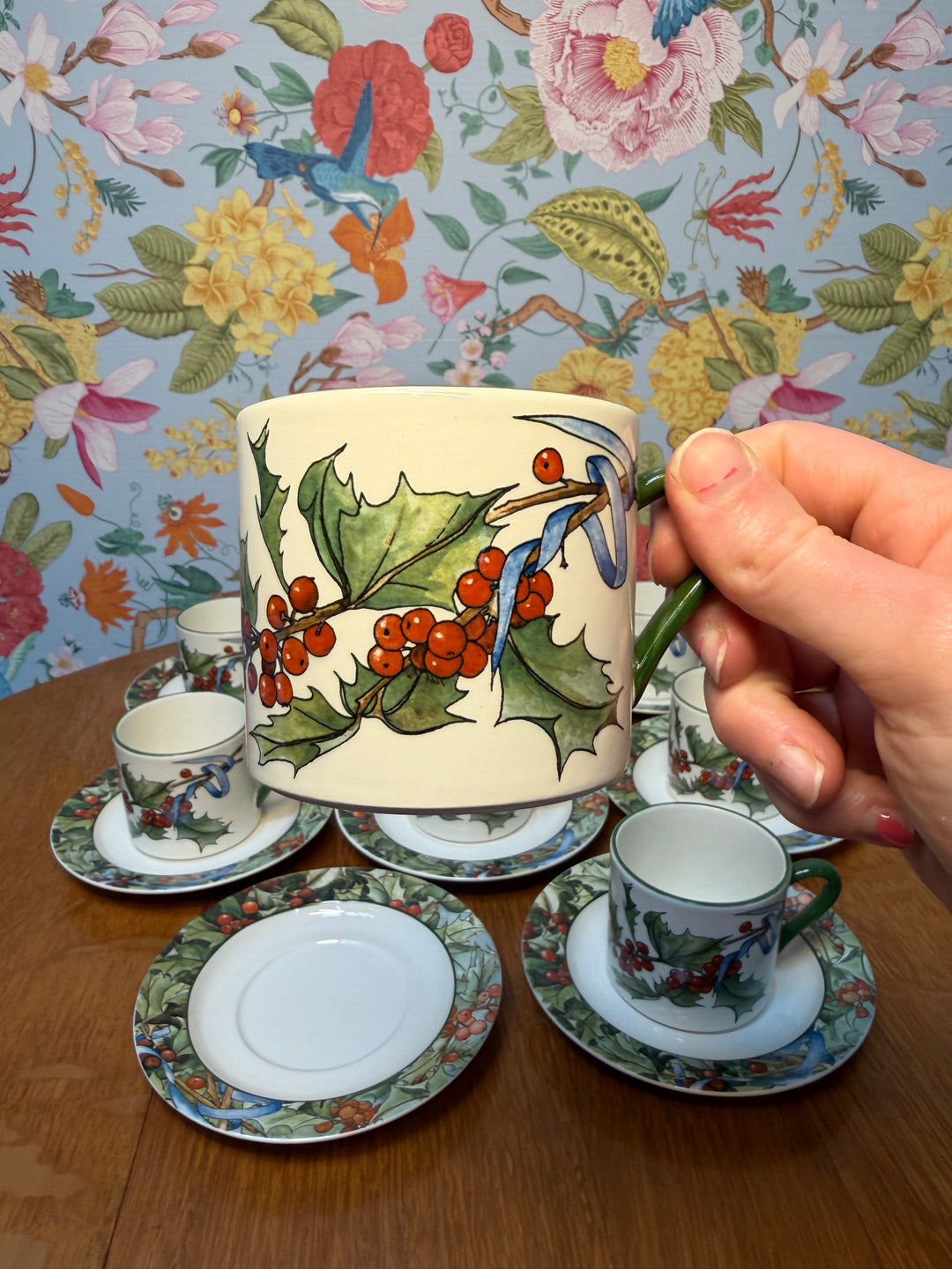 Vintage Le Houx Gien Teacups and Saucers Set of 8