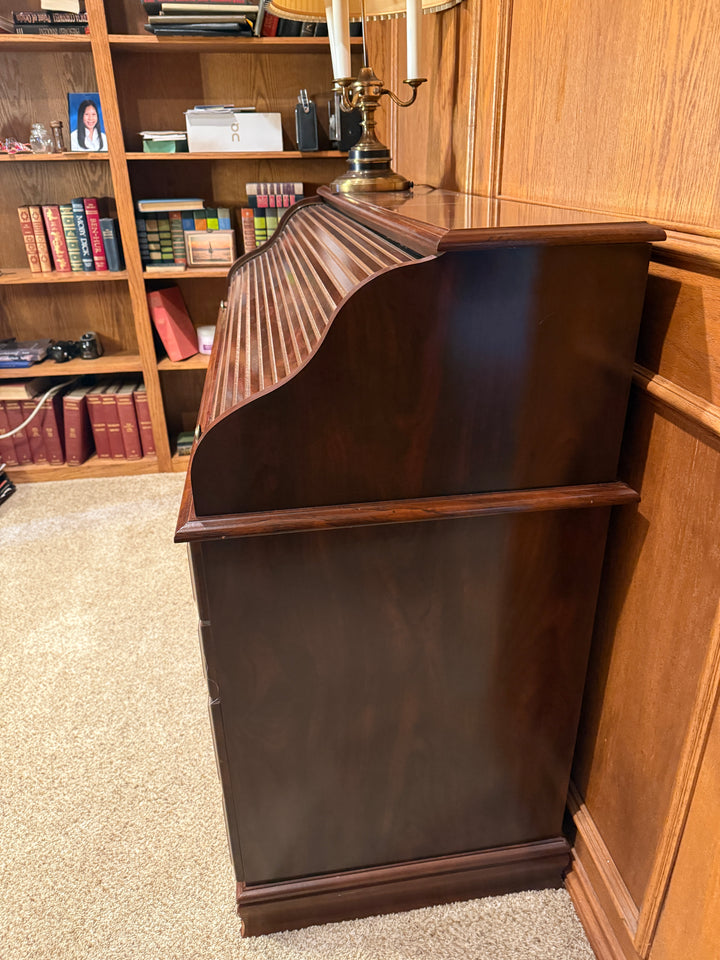Vintage Mahogany Roll‑Top Desk — 9‑Drawer