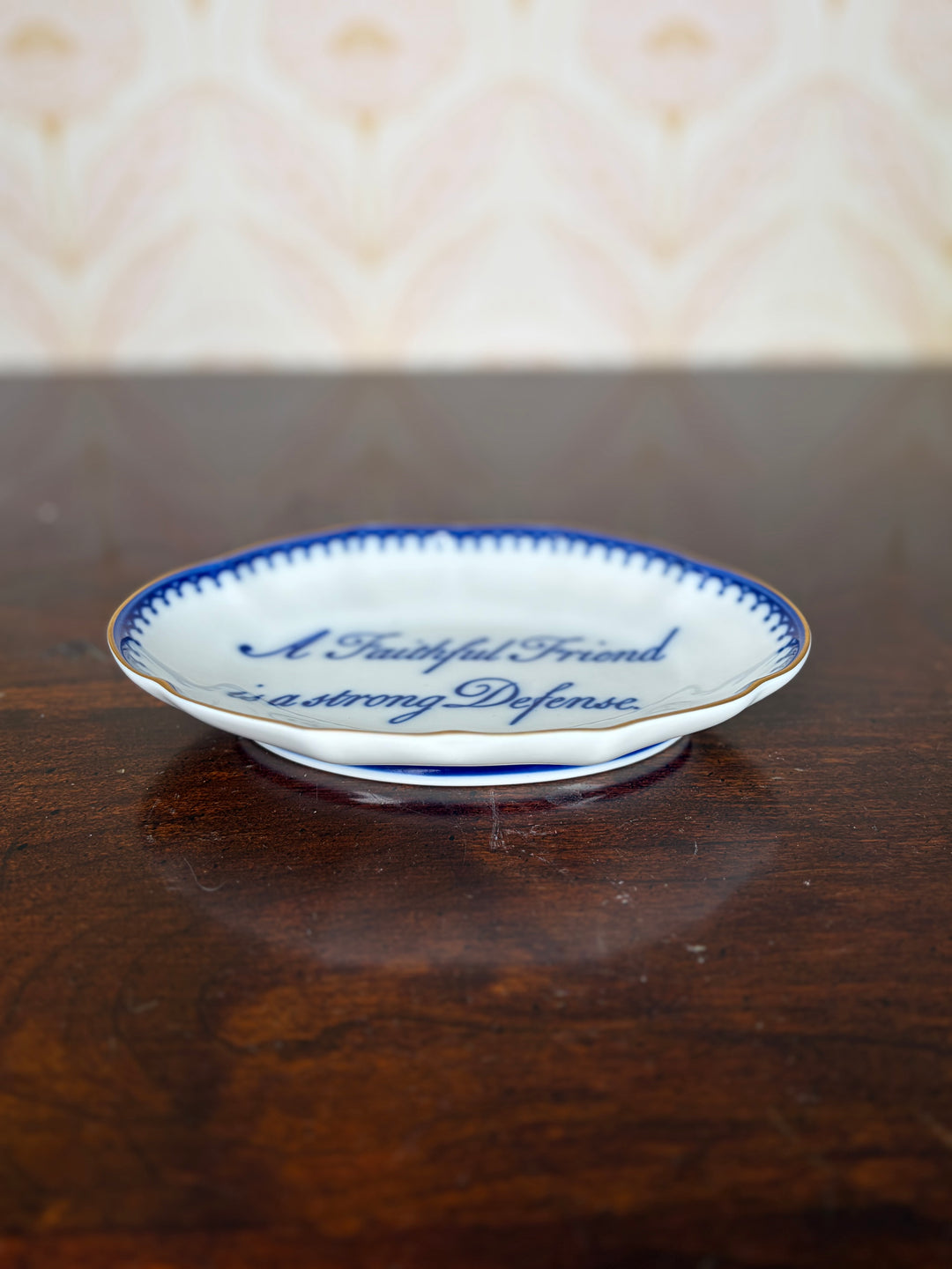 Mottahedeh Trinket "A Faithful Friend is A Strong Defense"