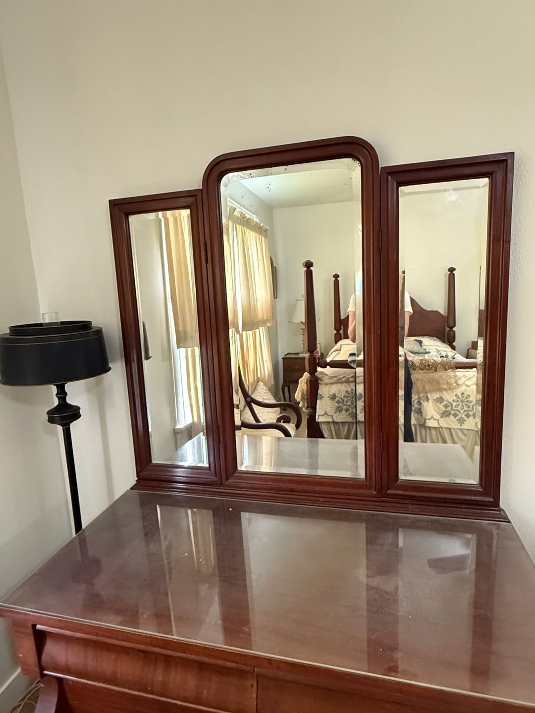 Antique Solid Mahogany Tri-Fold Mirror Imperial Dresser *Local Pickup Available in Honey Grove, TX*
