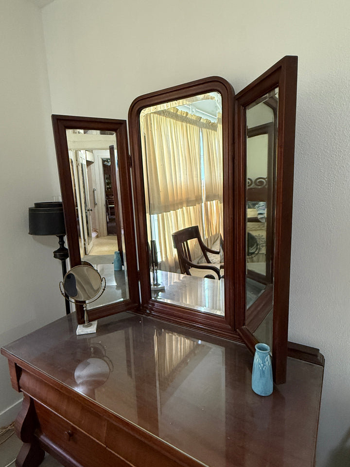 Antique Solid Mahogany Tri-Fold Mirror Imperial Dresser *Local Pickup Available in Honey Grove, TX*