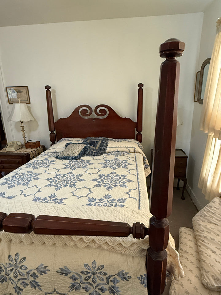 Antique Four-Poster Full-Size Bed – Solid Mahogany *Local Pickup Available in Honey Grove, TX*