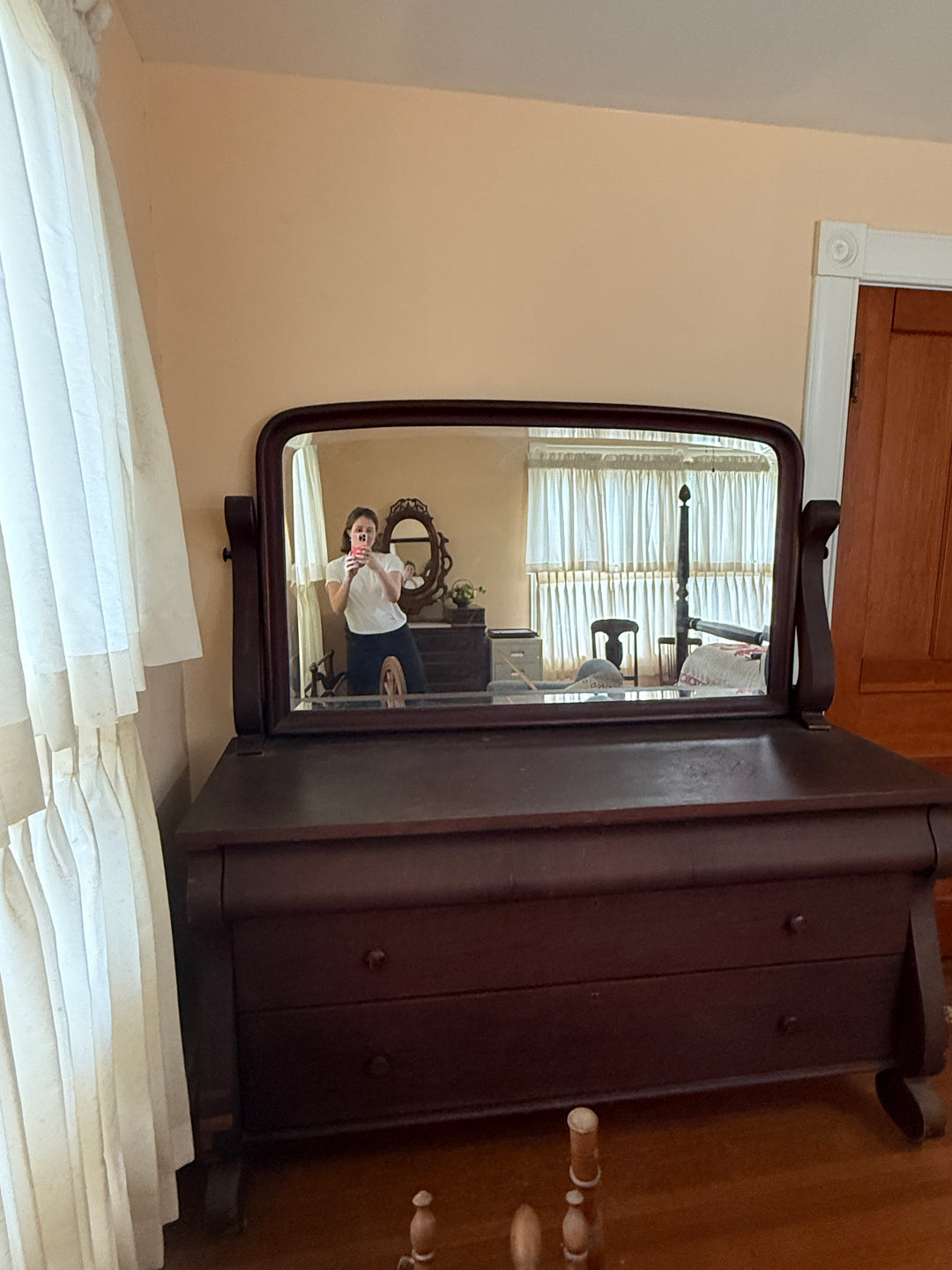 Antique Dresser with Mirror – Solid Mahogany *Local Pickup Available in Honey Grove, TX*