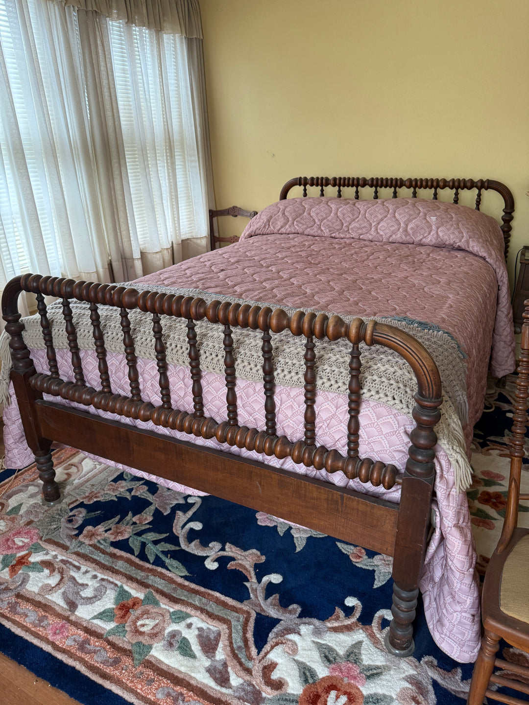 Antique Spindle Bed Frame – Full Size *Local Pickup Available in Honey Grove, TX*