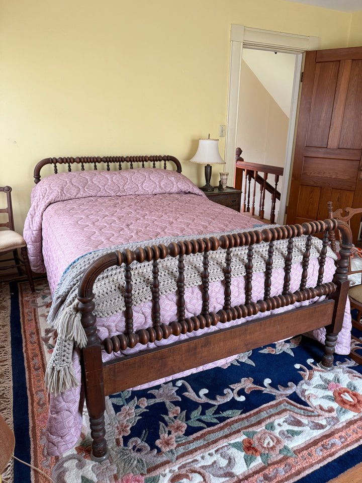 Antique Spindle Bed Frame – Full Size *Local Pickup Available in Honey Grove, TX*