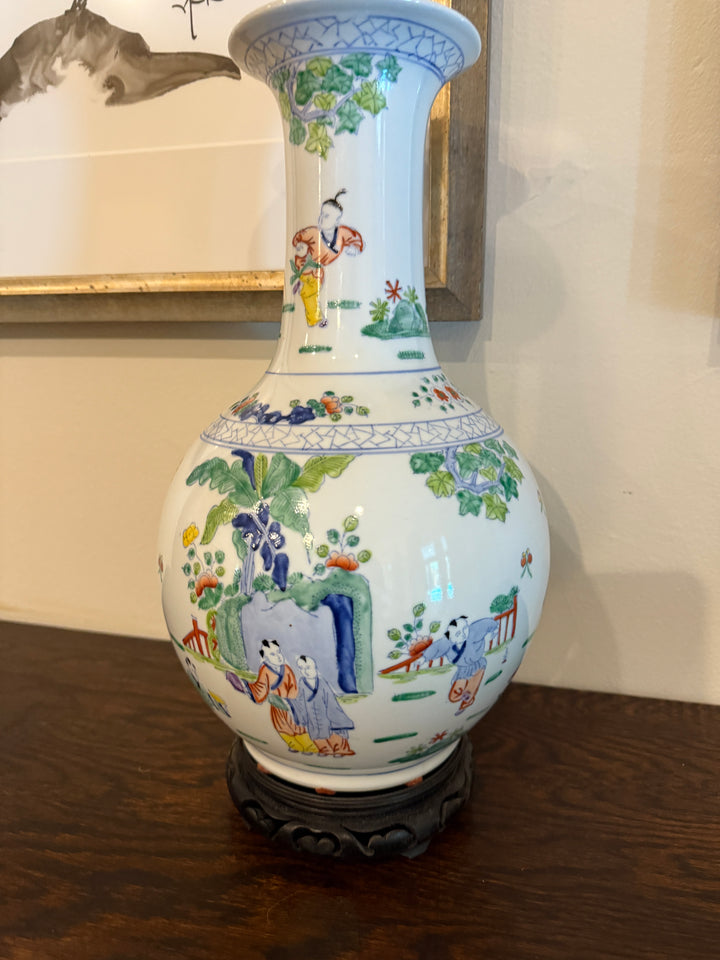 Objects D'Art Made in Macau Porcelain Vase
