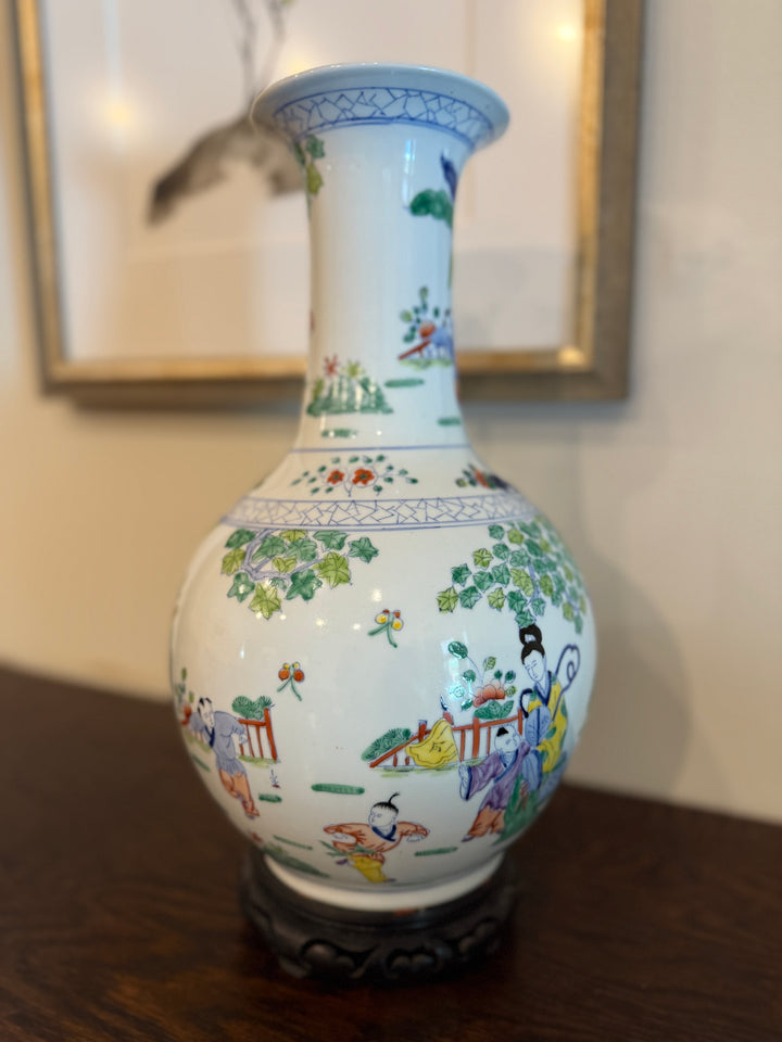 Objects D'Art Made in Macau Porcelain Vase