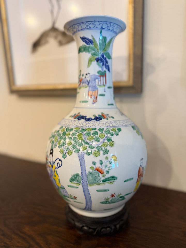 Objects D'Art Made in Macau Porcelain Vase