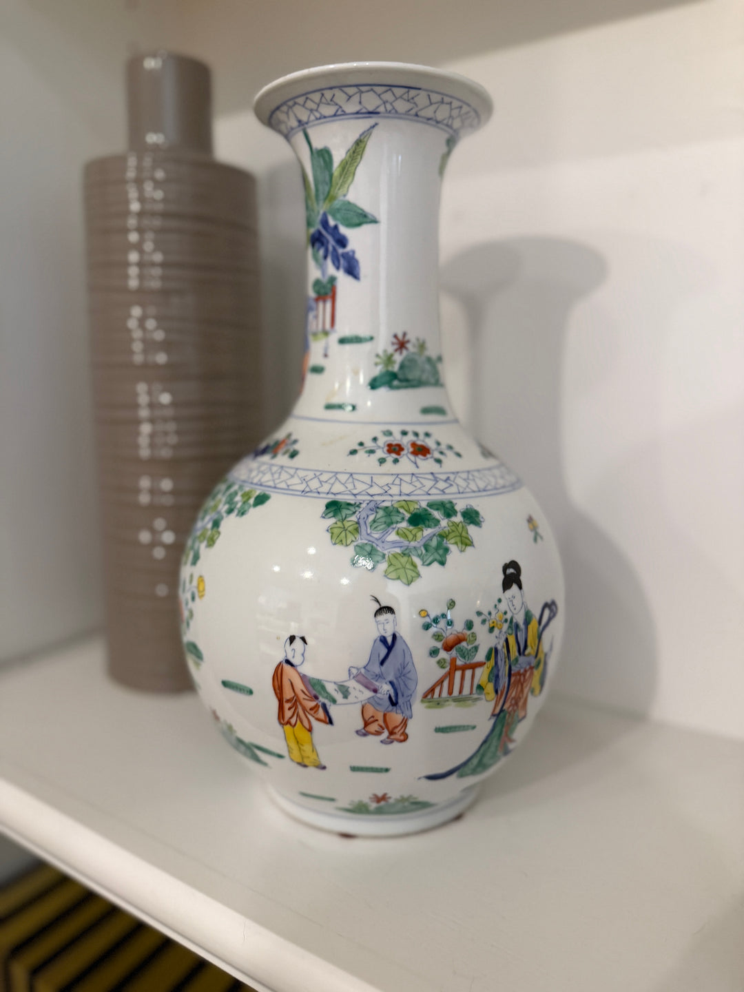 Objects D'Art Made in Macau Porcelain Vase