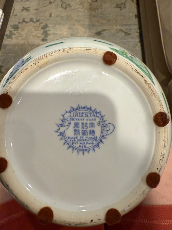 Objects D'Art Made in Macau Porcelain Vase