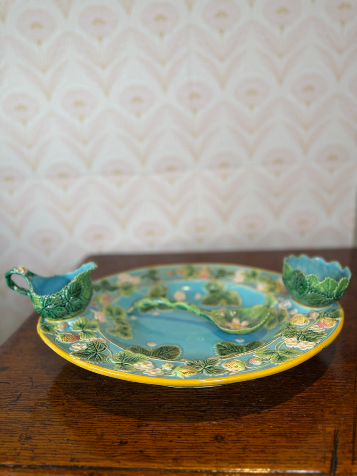 Majolica Strawberry Serving Dish - George Jones - 1872