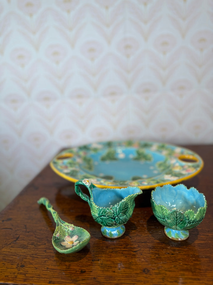 Majolica Strawberry Serving Dish - George Jones - 1872