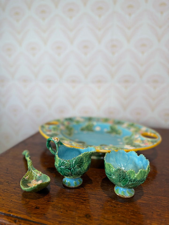 Majolica Strawberry Serving Dish - George Jones - 1872