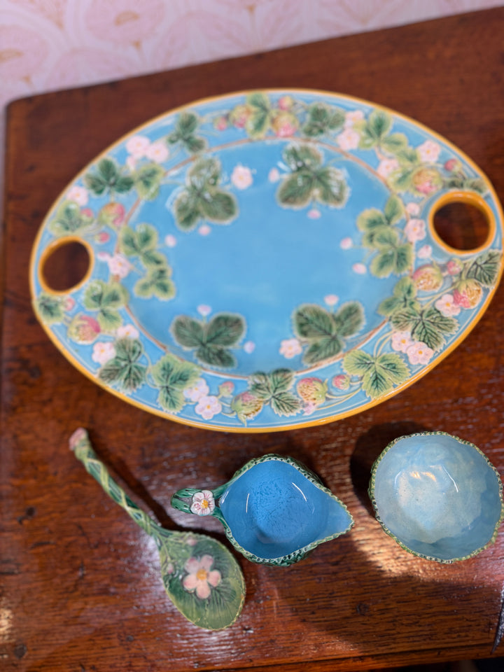 Majolica Strawberry Serving Dish - George Jones - 1872