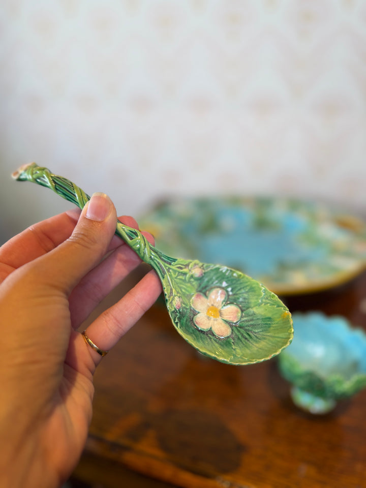Majolica Strawberry Serving Dish - George Jones - 1872