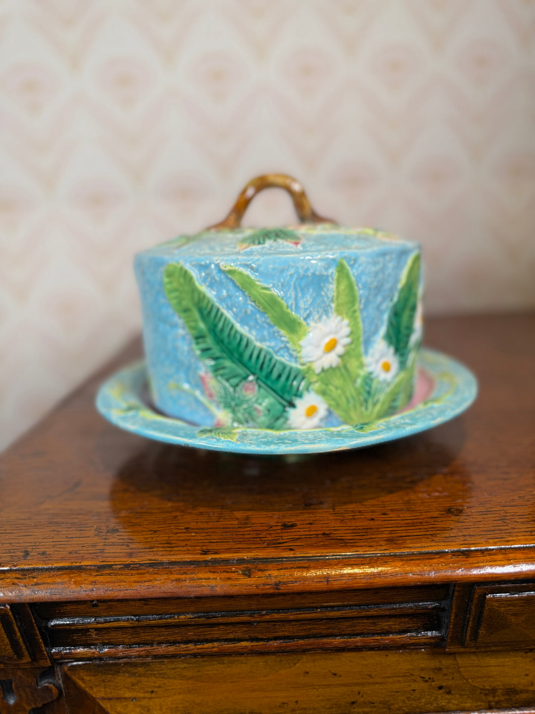 Majolica Cheese Dish - George Jones - 1868