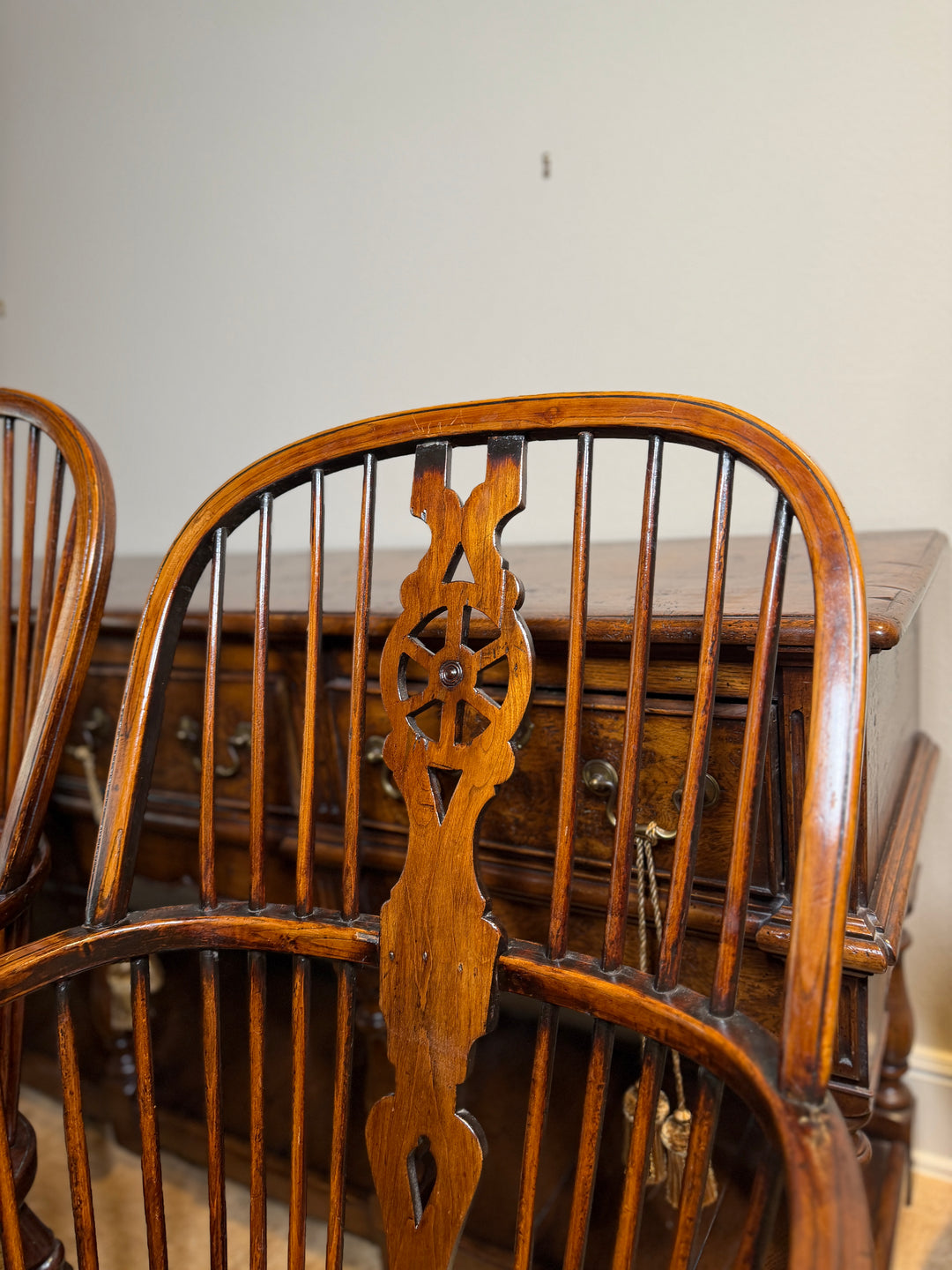 Set of 4 Windsor Double Bow Antique Chairs c. 1830