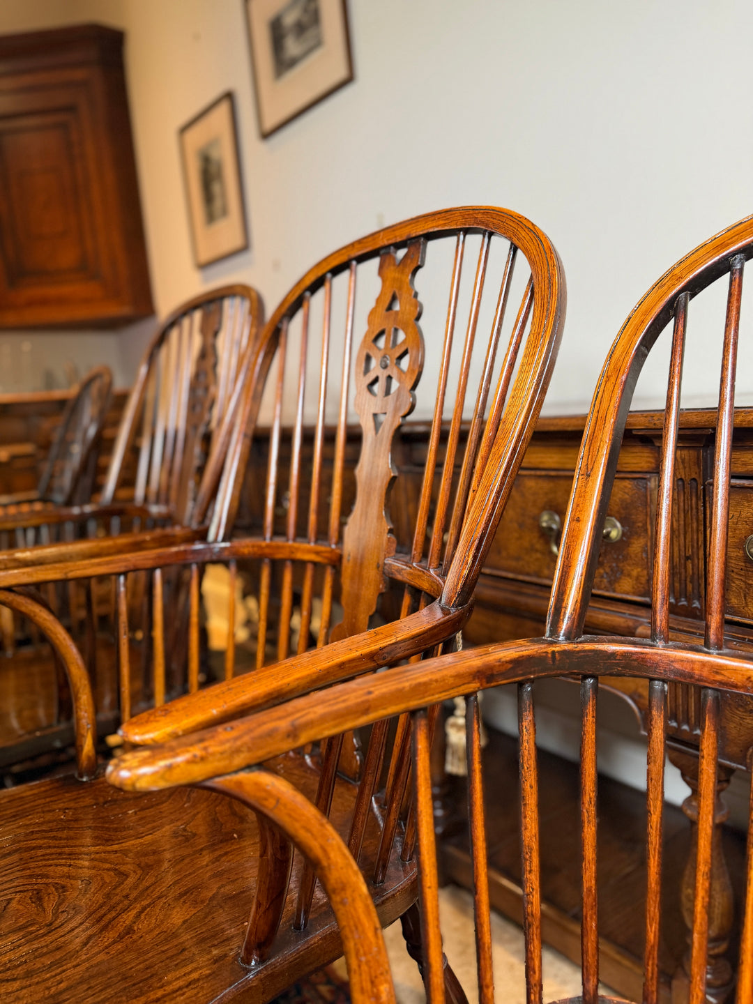 Set of 4 Windsor Double Bow Antique Chairs c. 1830
