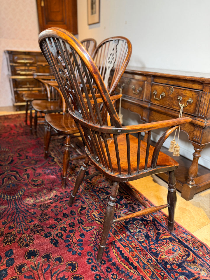 Set of 4 Windsor Double Bow Antique Chairs c. 1830