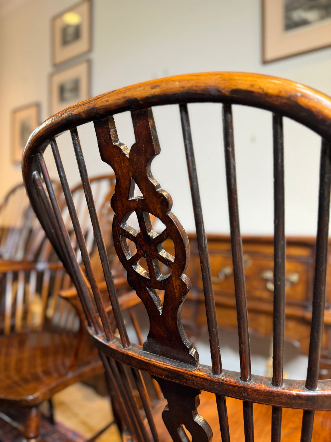 Set of 4 Windsor Double Bow Antique Chairs c. 1830