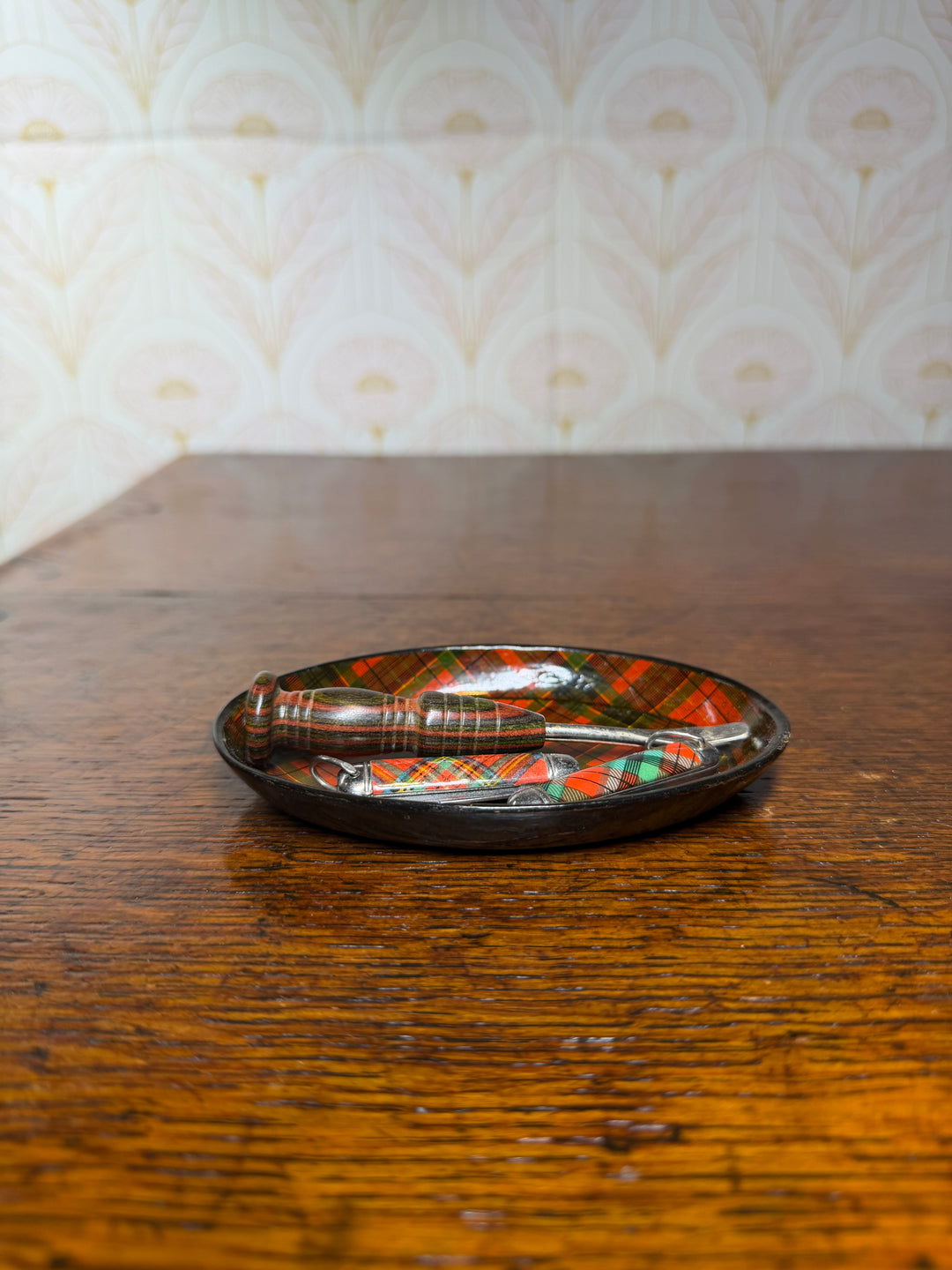 Round Tartan Dish and set of 3 Tartan Tools
