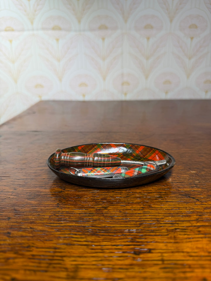 Round Tartan Dish and set of 3 Tartan Tools