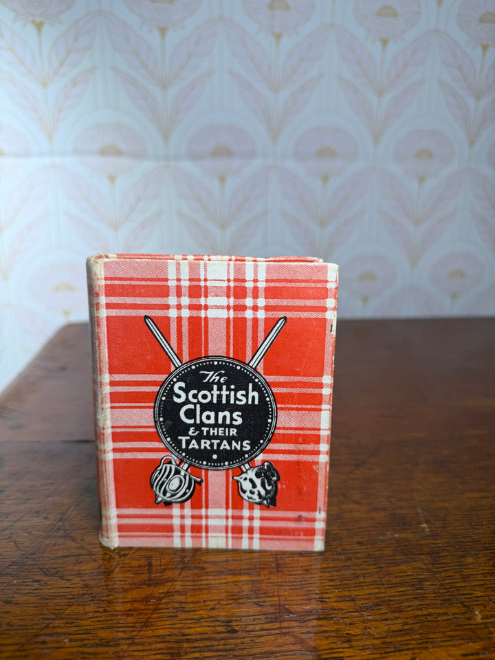 Scottish Clans Tartan Book