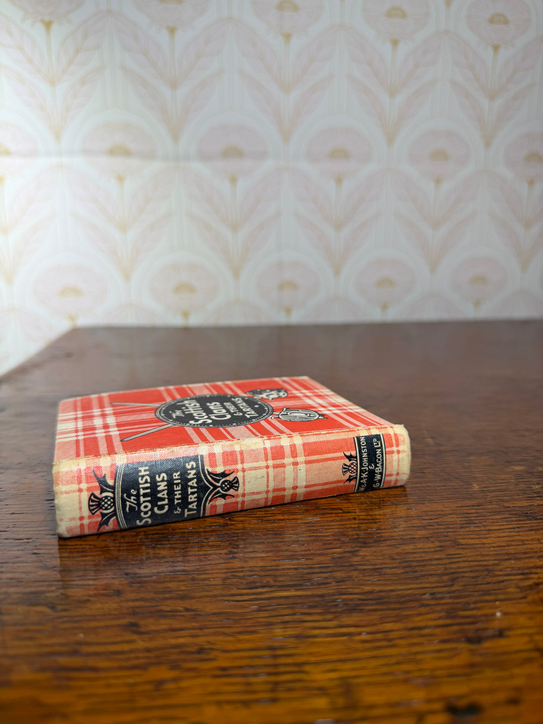 Scottish Clans Tartan Book