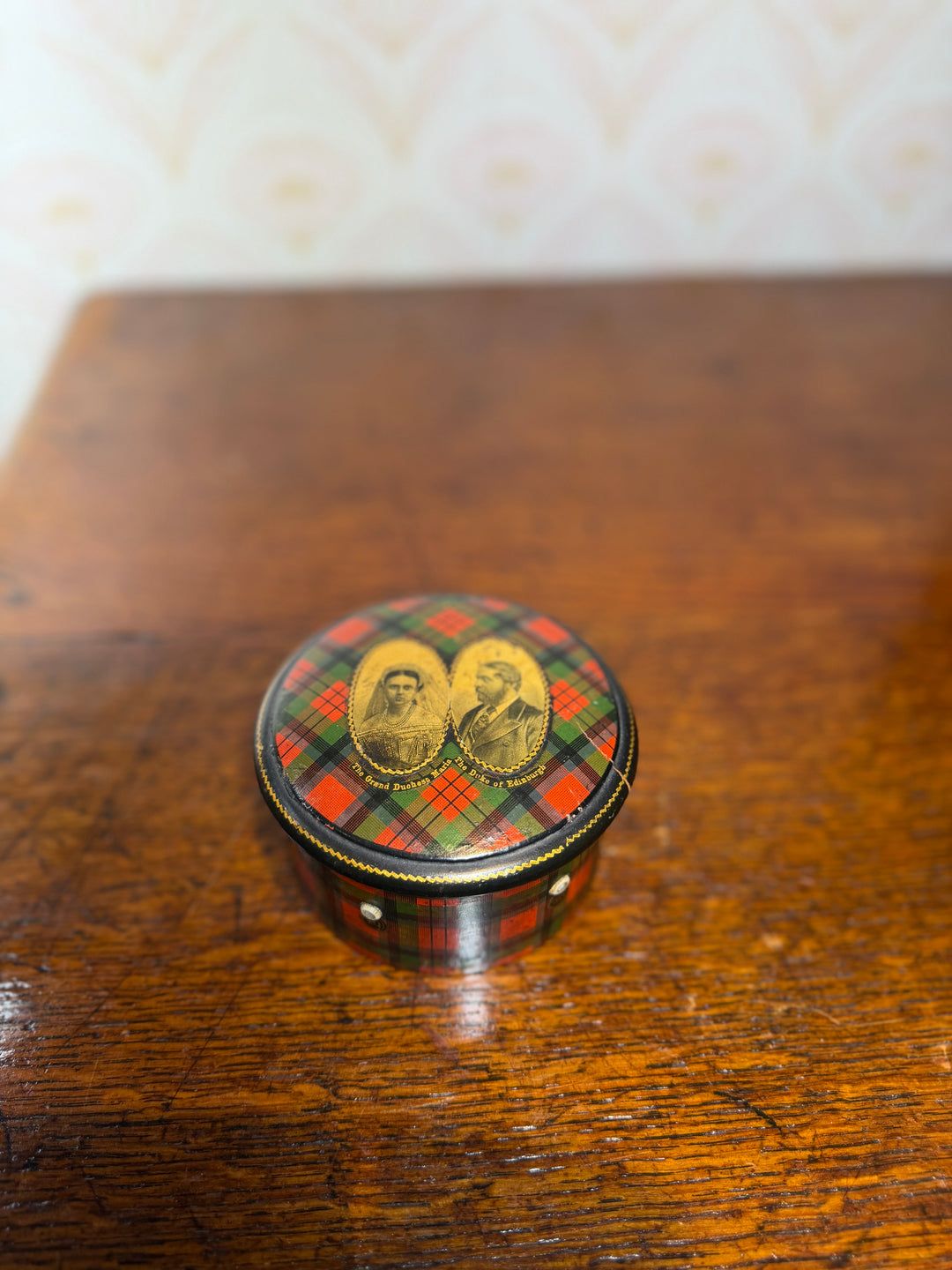 Tartan Circular Box