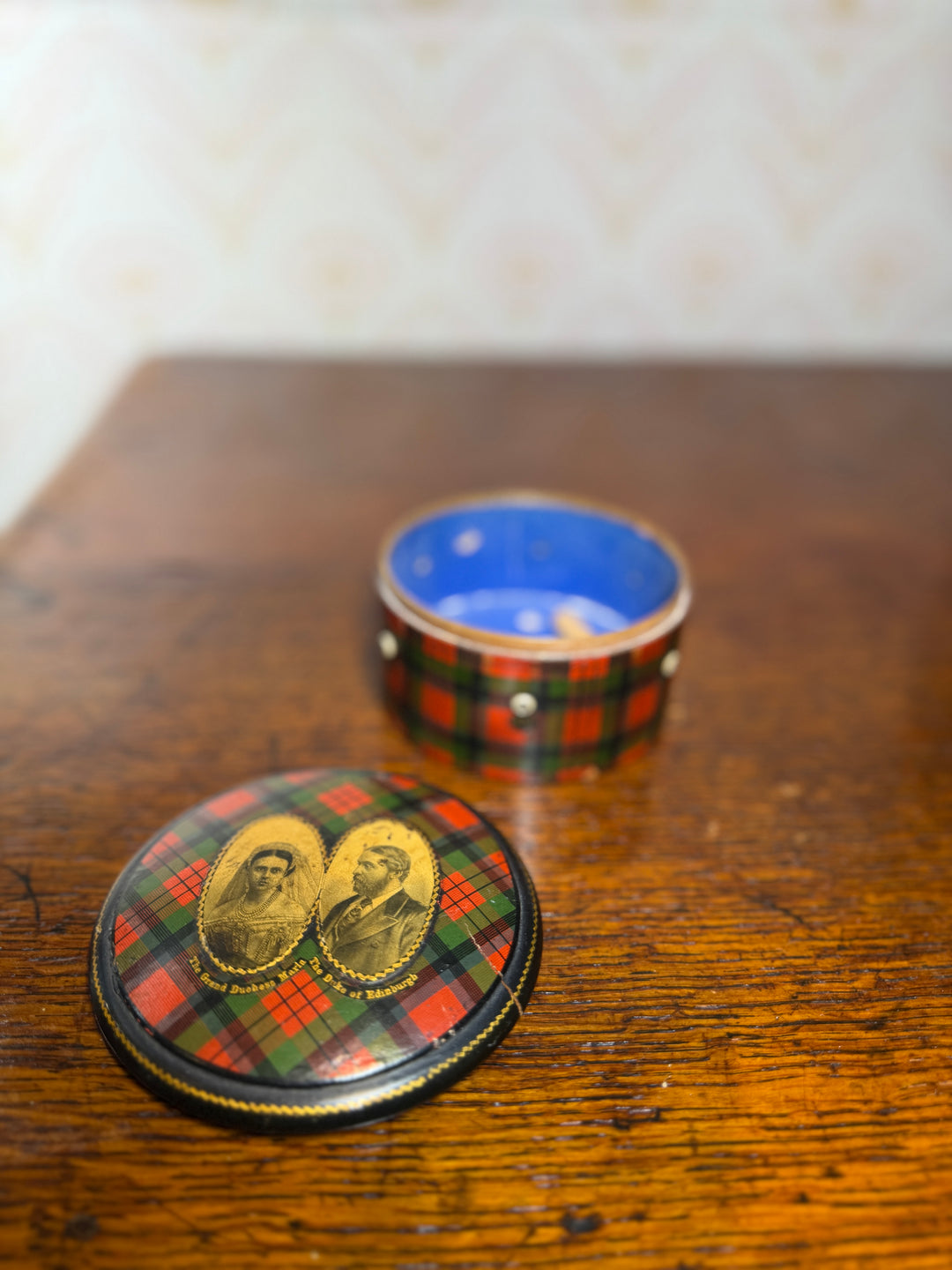 Tartan Circular Box