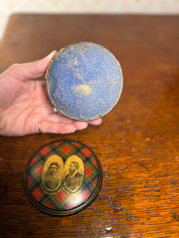 Tartan Circular Box