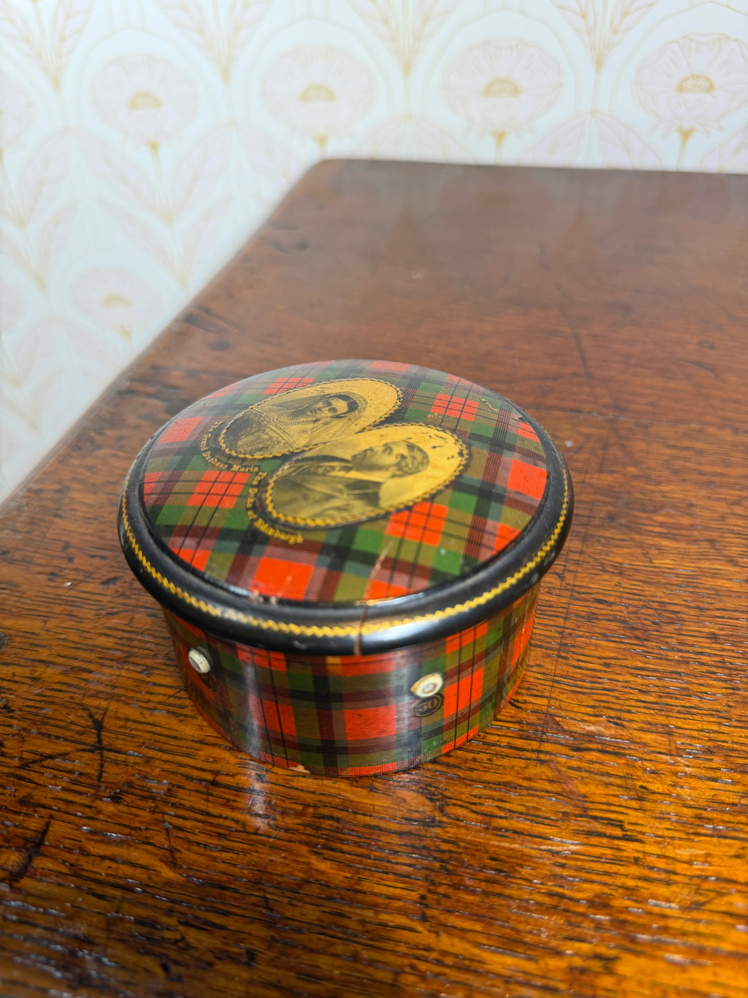 Tartan Circular Box