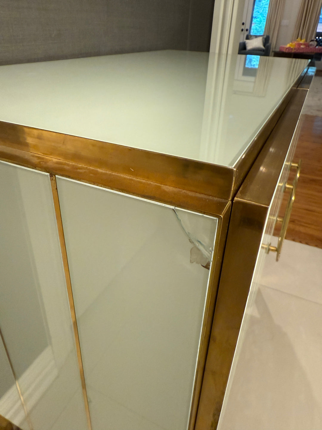 White Murano Glass Dresser with Shelf, circa 1980, from Italy